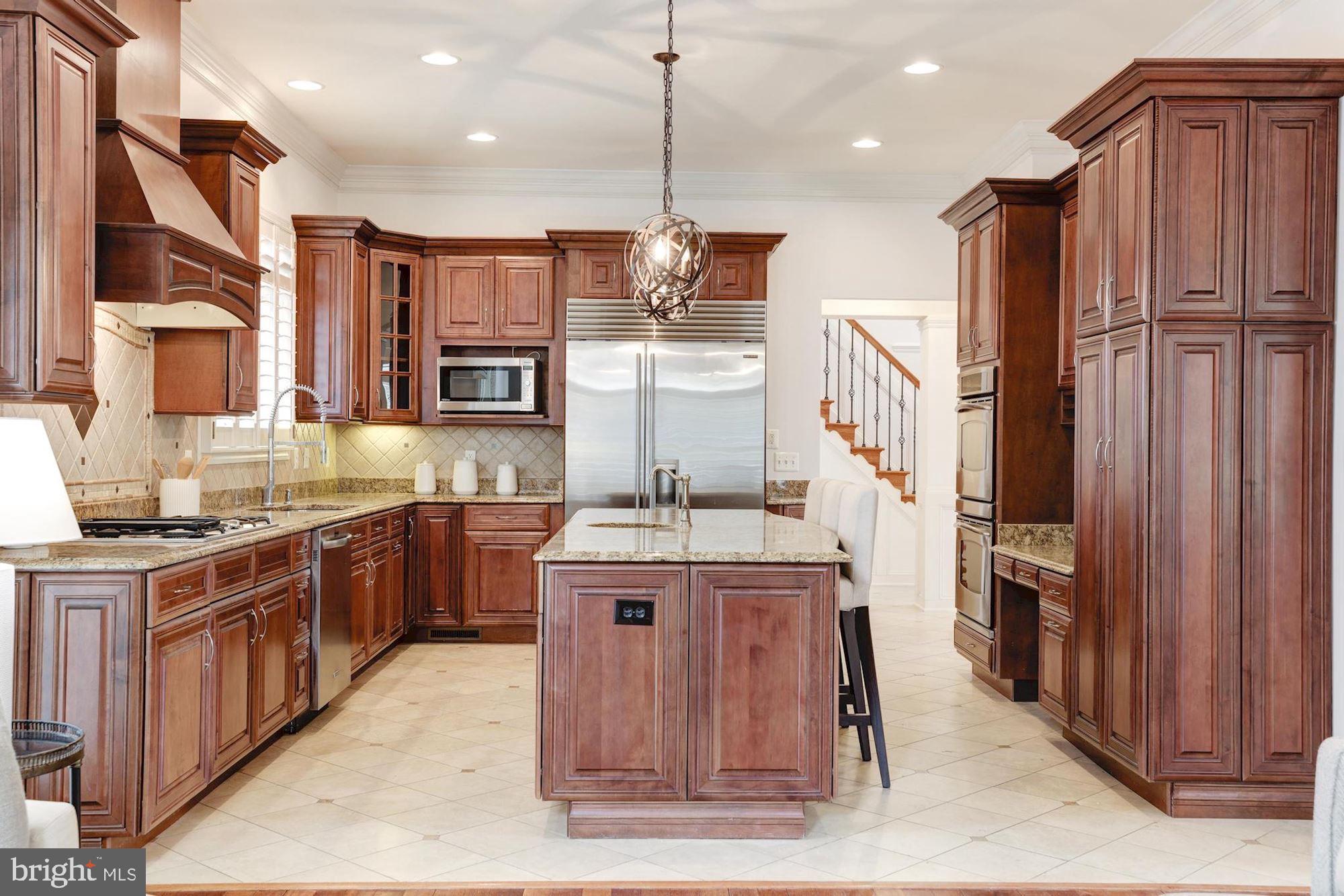 COUNTRY CLUB GROVE - Residential