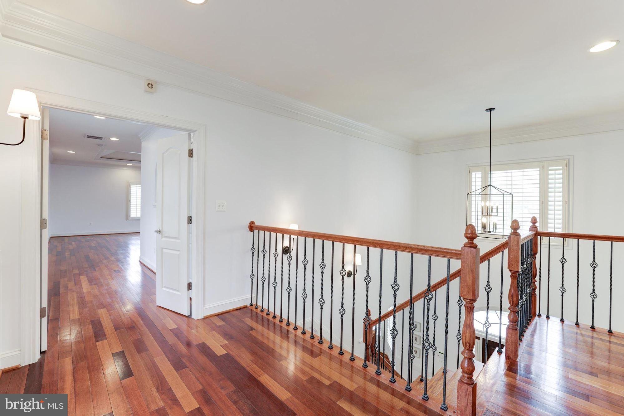 COUNTRY CLUB GROVE - Residential