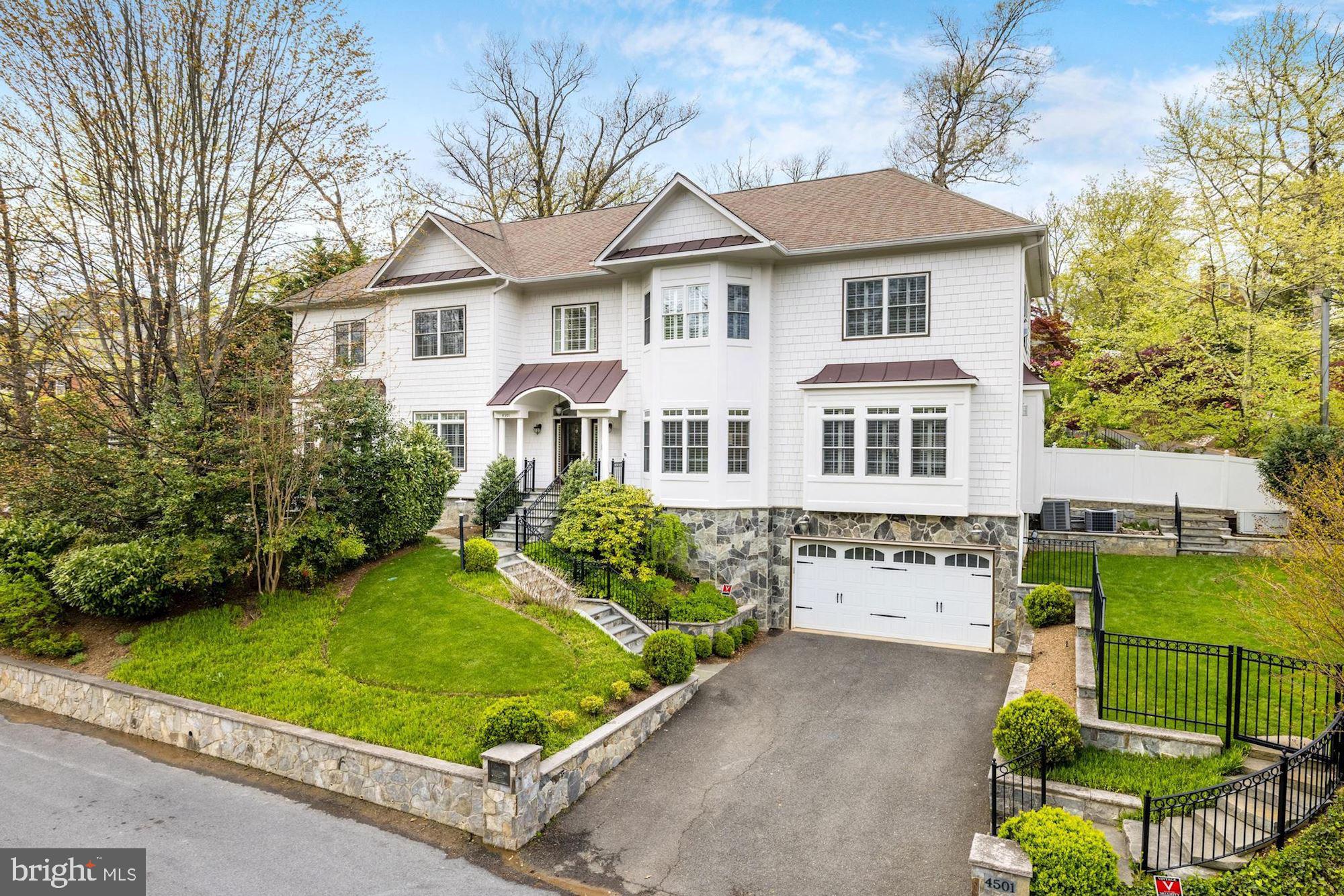 COUNTRY CLUB GROVE - Residential