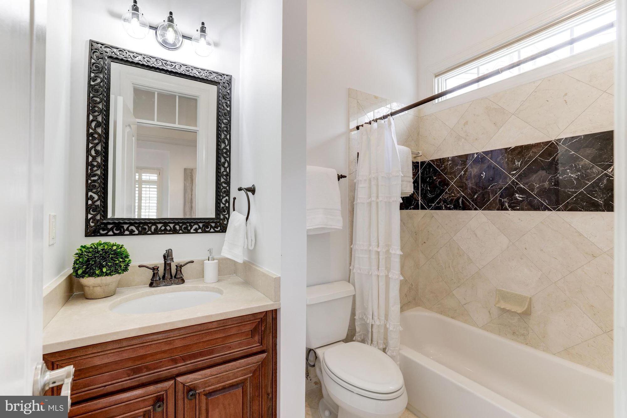 COUNTRY CLUB GROVE - Residential