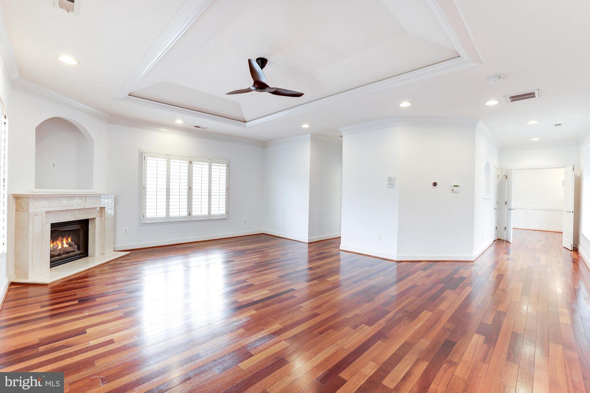 COUNTRY CLUB GROVE - Residential