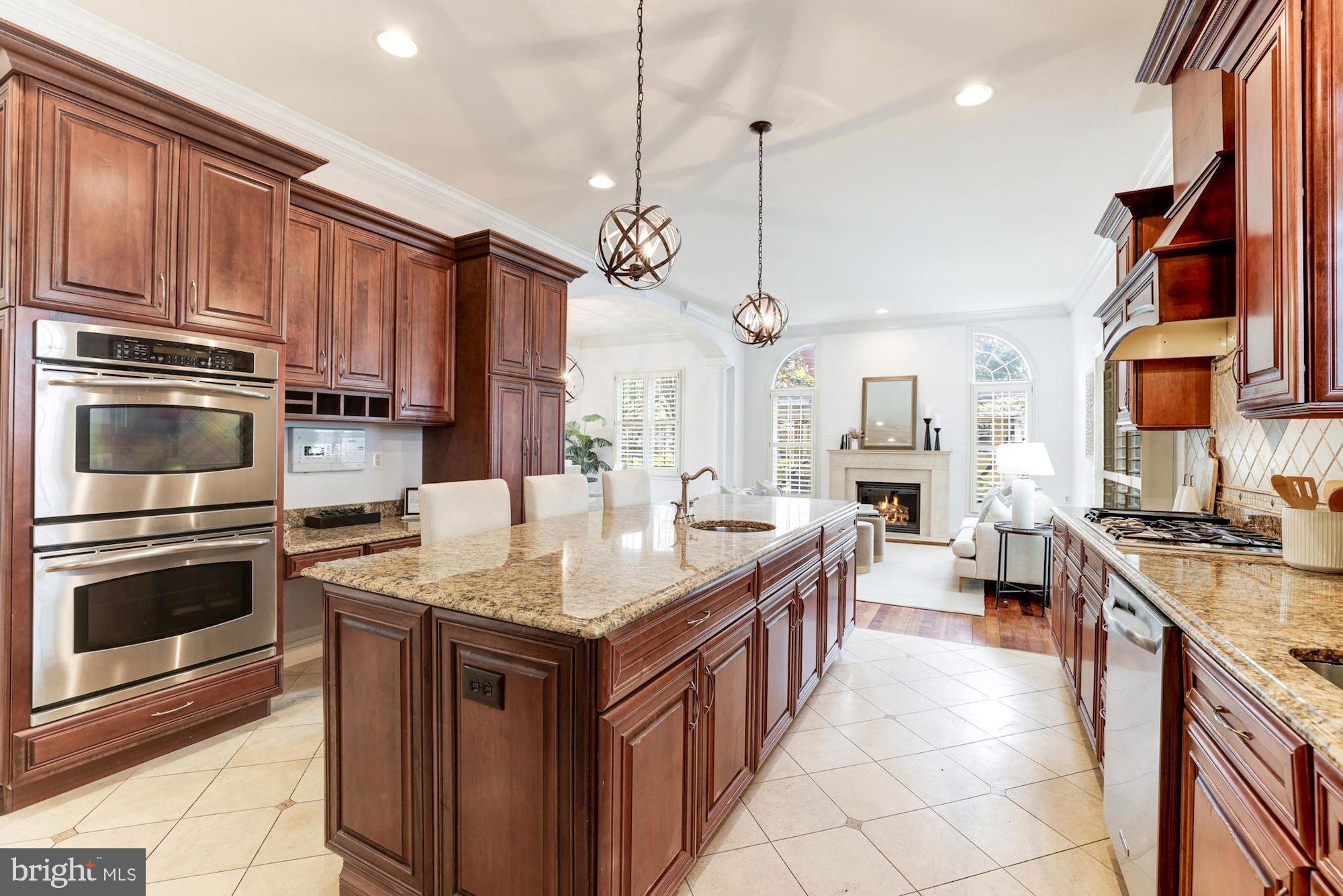 COUNTRY CLUB GROVE - Residential