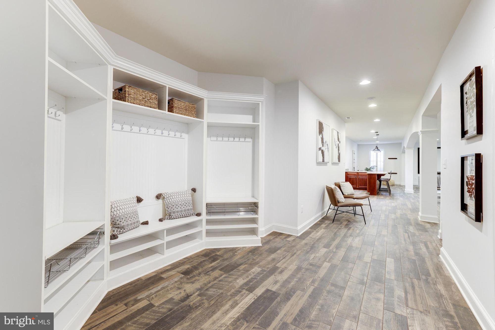 COUNTRY CLUB GROVE - Residential