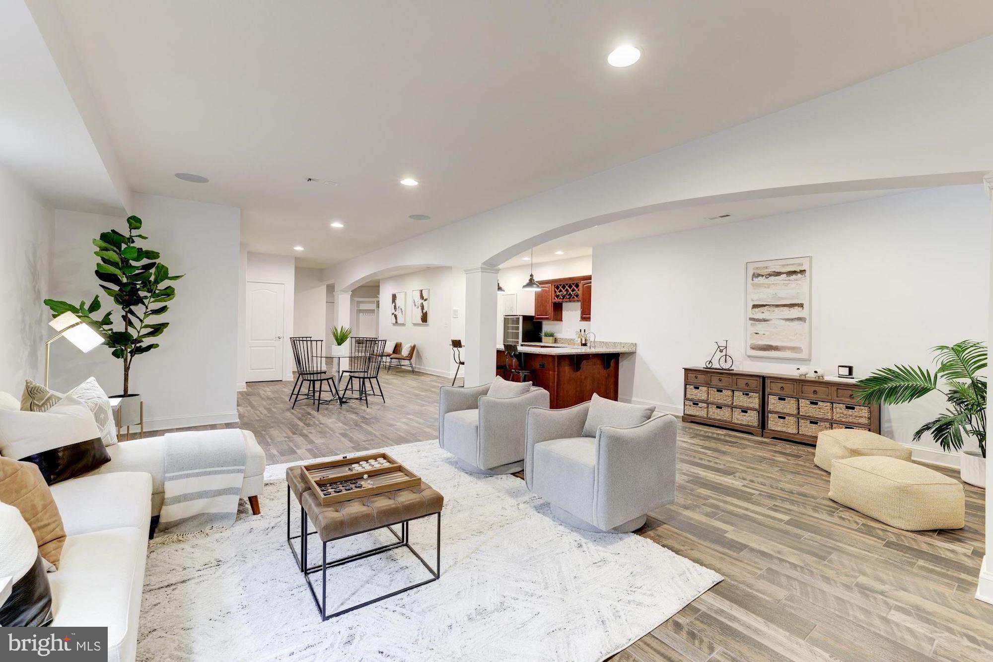 COUNTRY CLUB GROVE - Residential