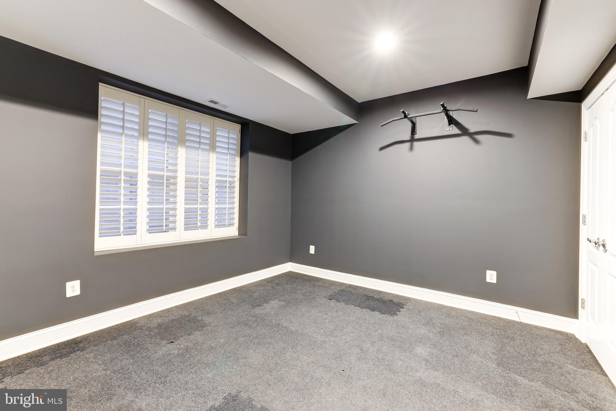 COUNTRY CLUB GROVE - Residential