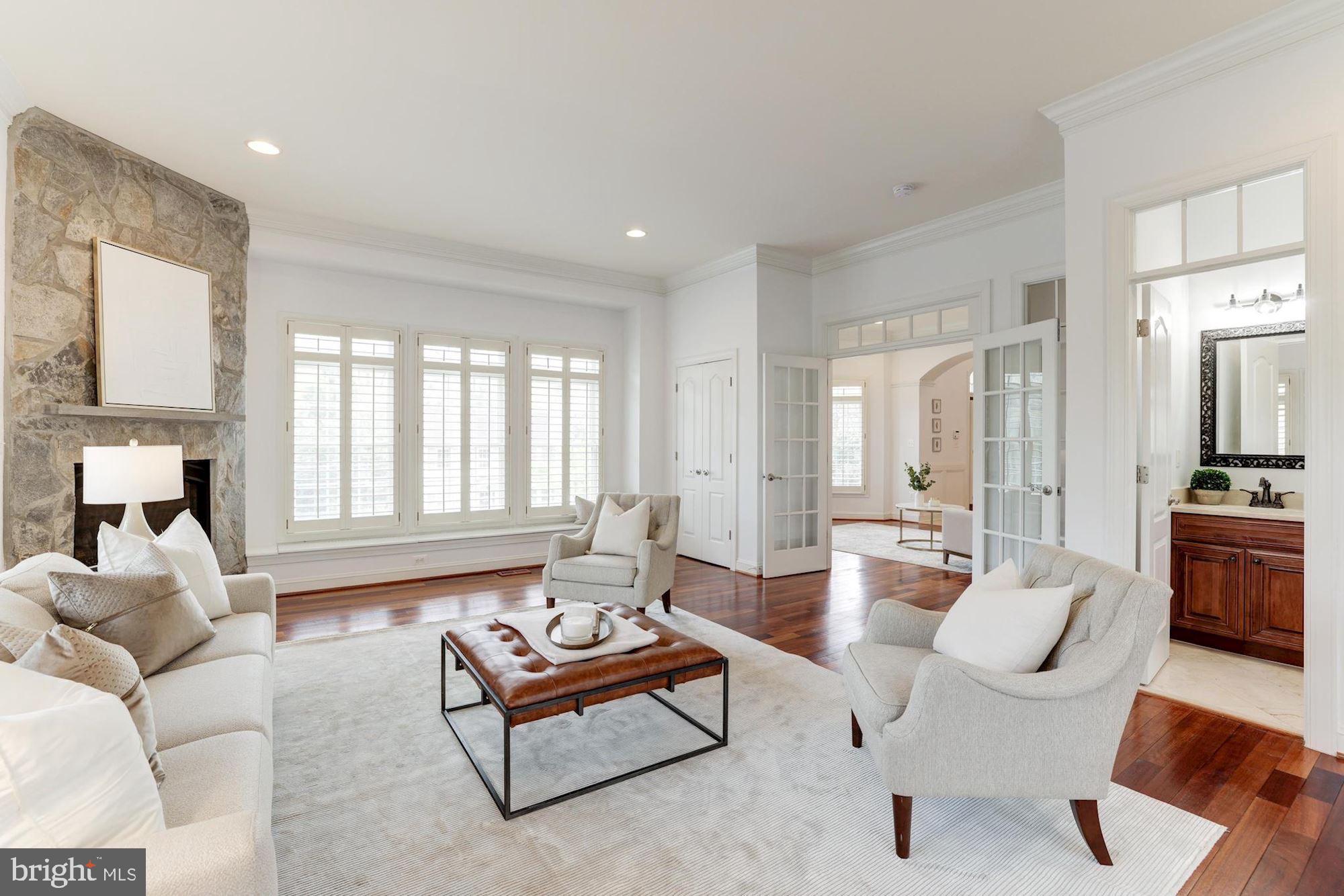 COUNTRY CLUB GROVE - Residential