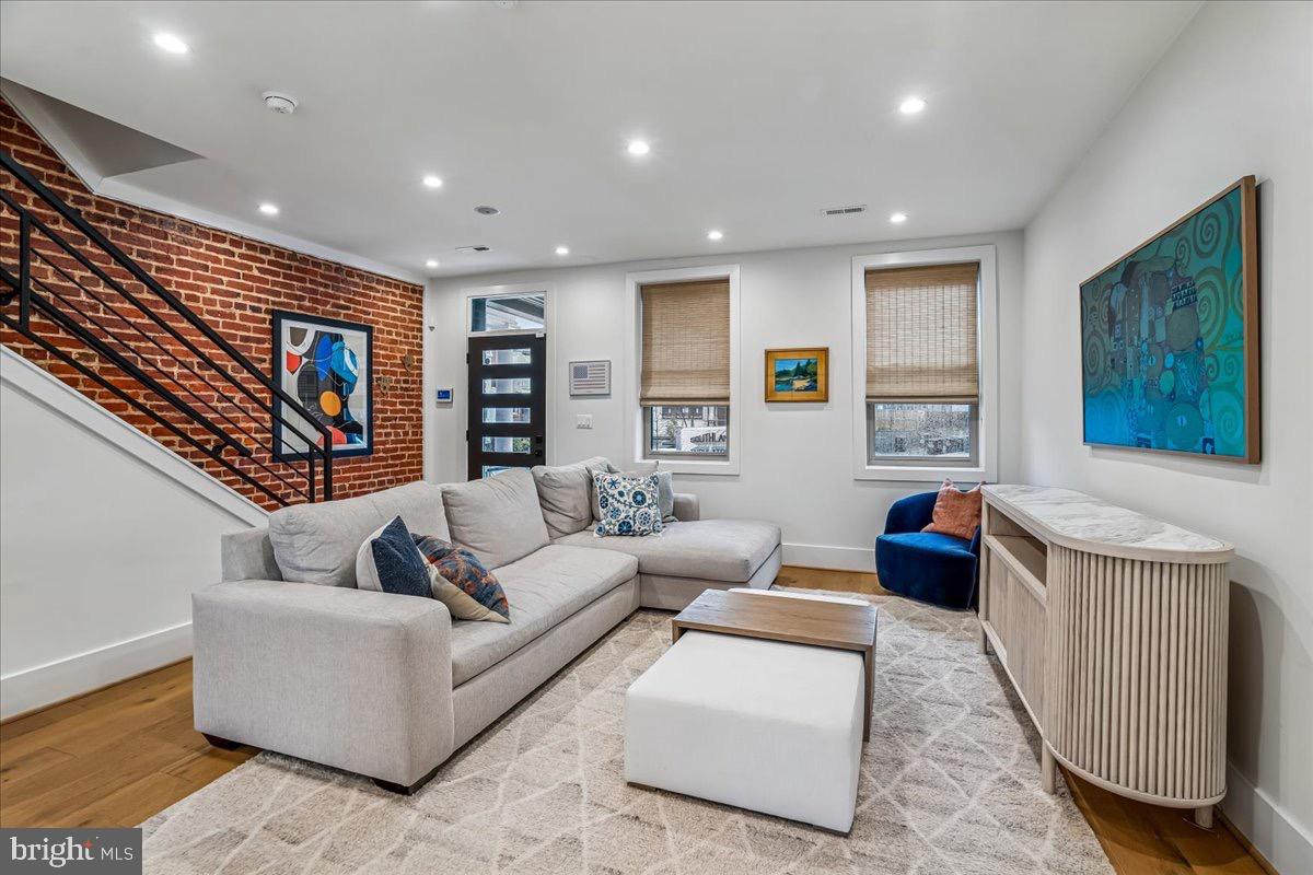 522 NW TAYLOR STREET NW