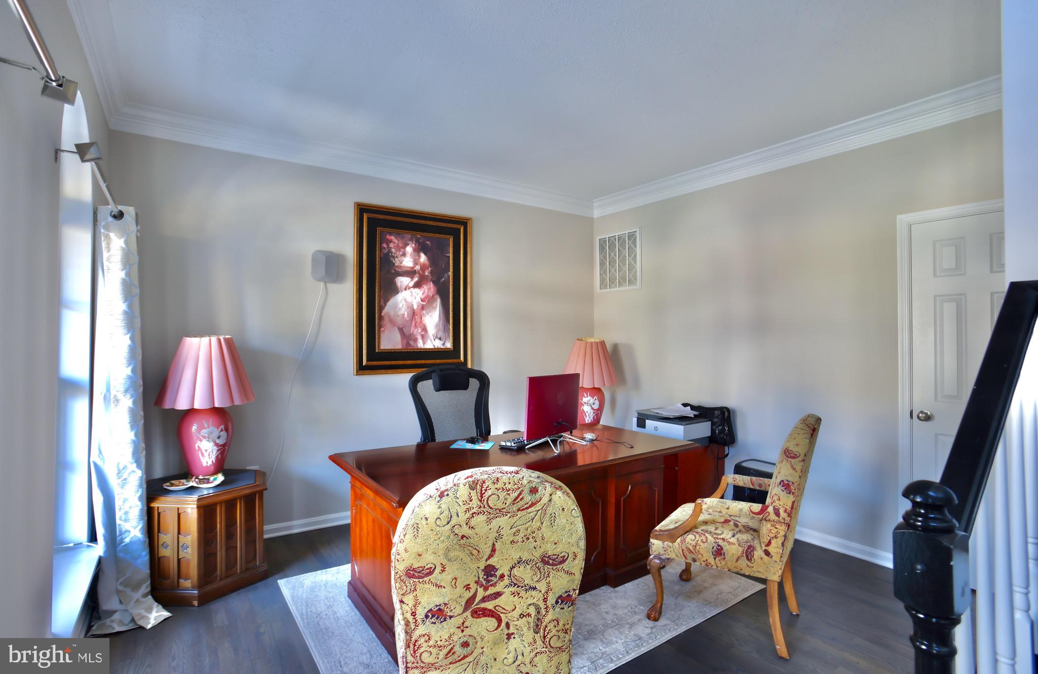 HAWTHORNE WOODS - Residential