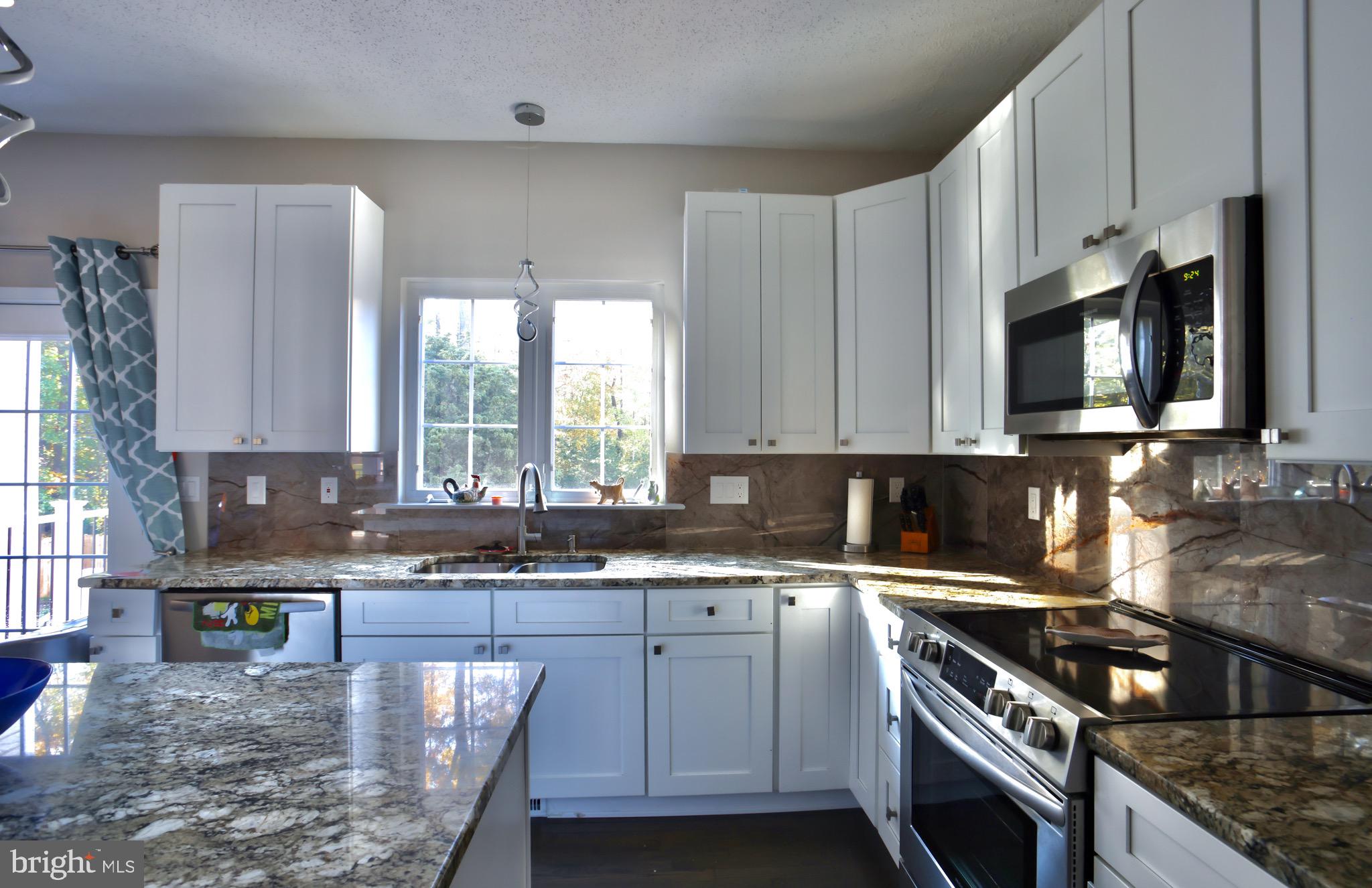 HAWTHORNE WOODS - Residential