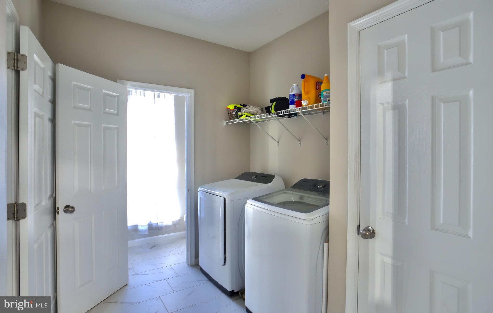 HAWTHORNE WOODS - Residential