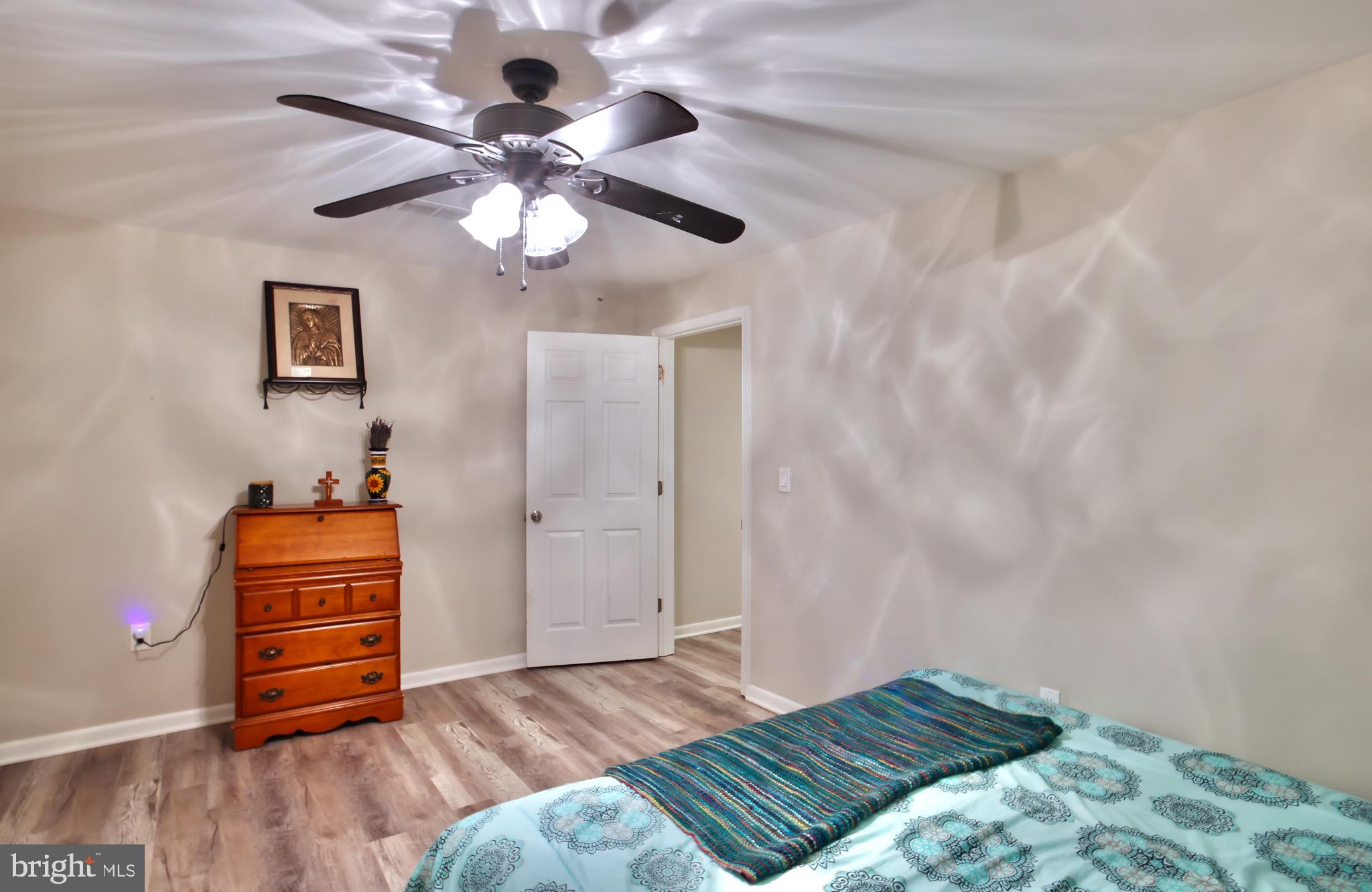 HAWTHORNE WOODS - Residential