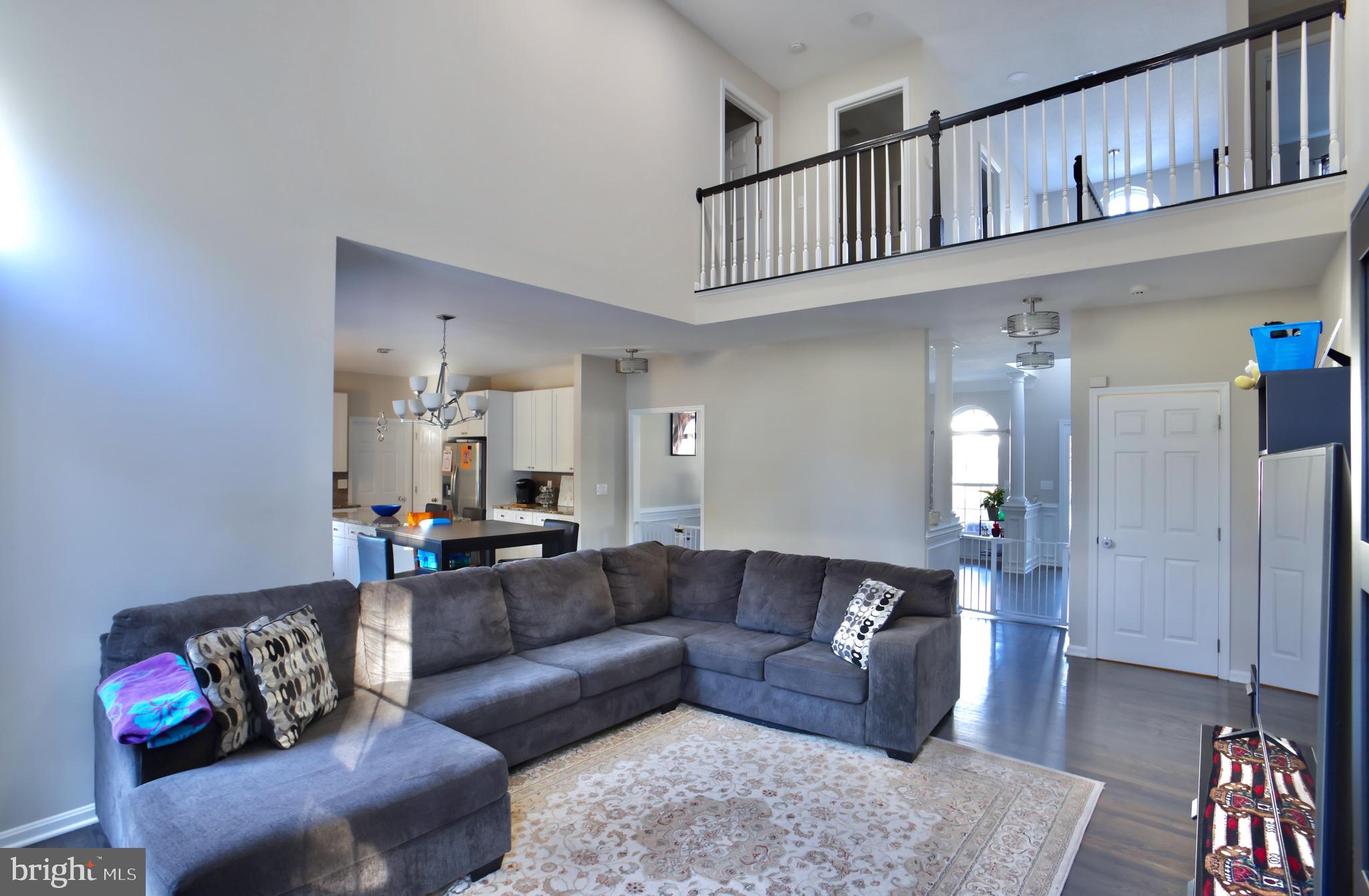 HAWTHORNE WOODS - Residential