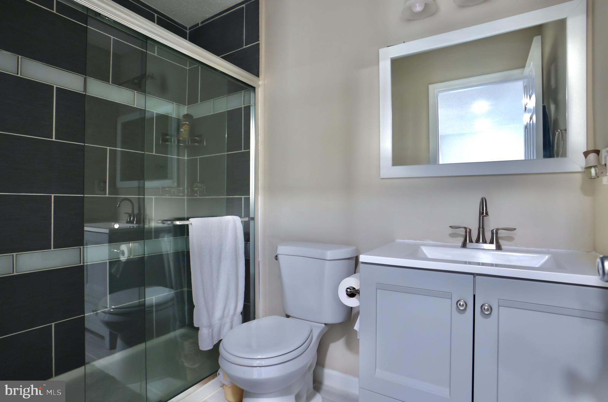 HAWTHORNE WOODS - Residential