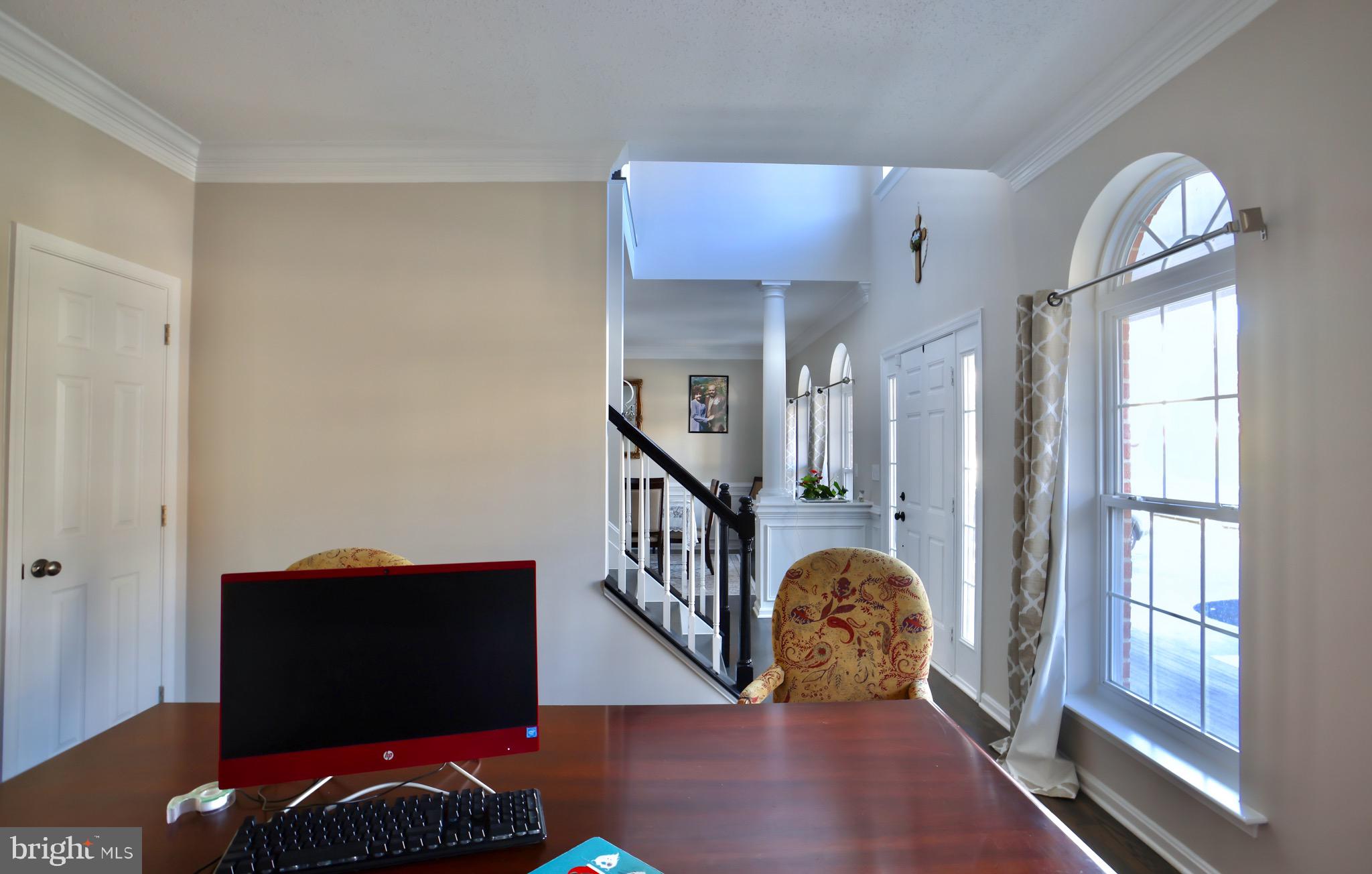 HAWTHORNE WOODS - Residential