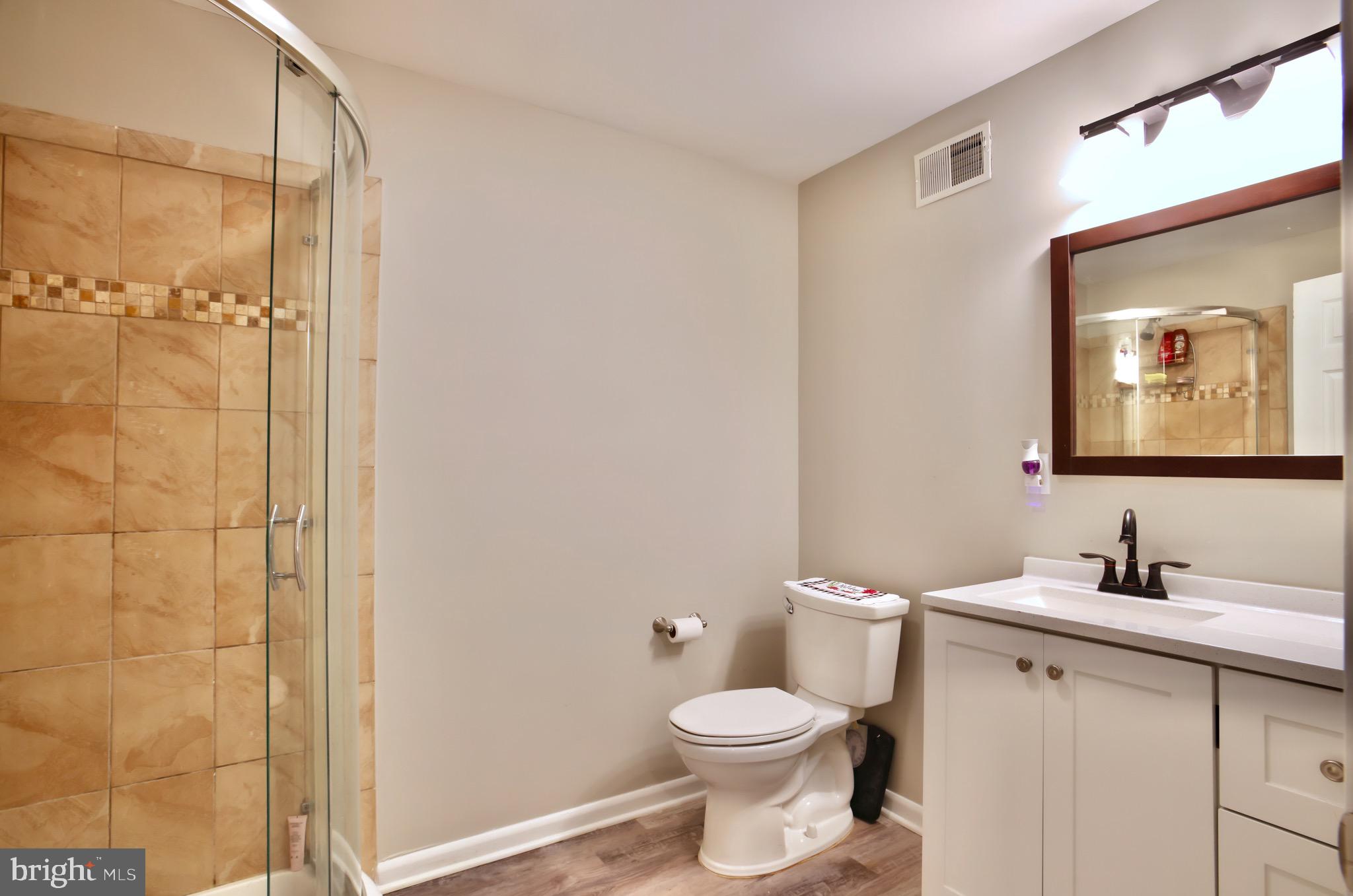 HAWTHORNE WOODS - Residential