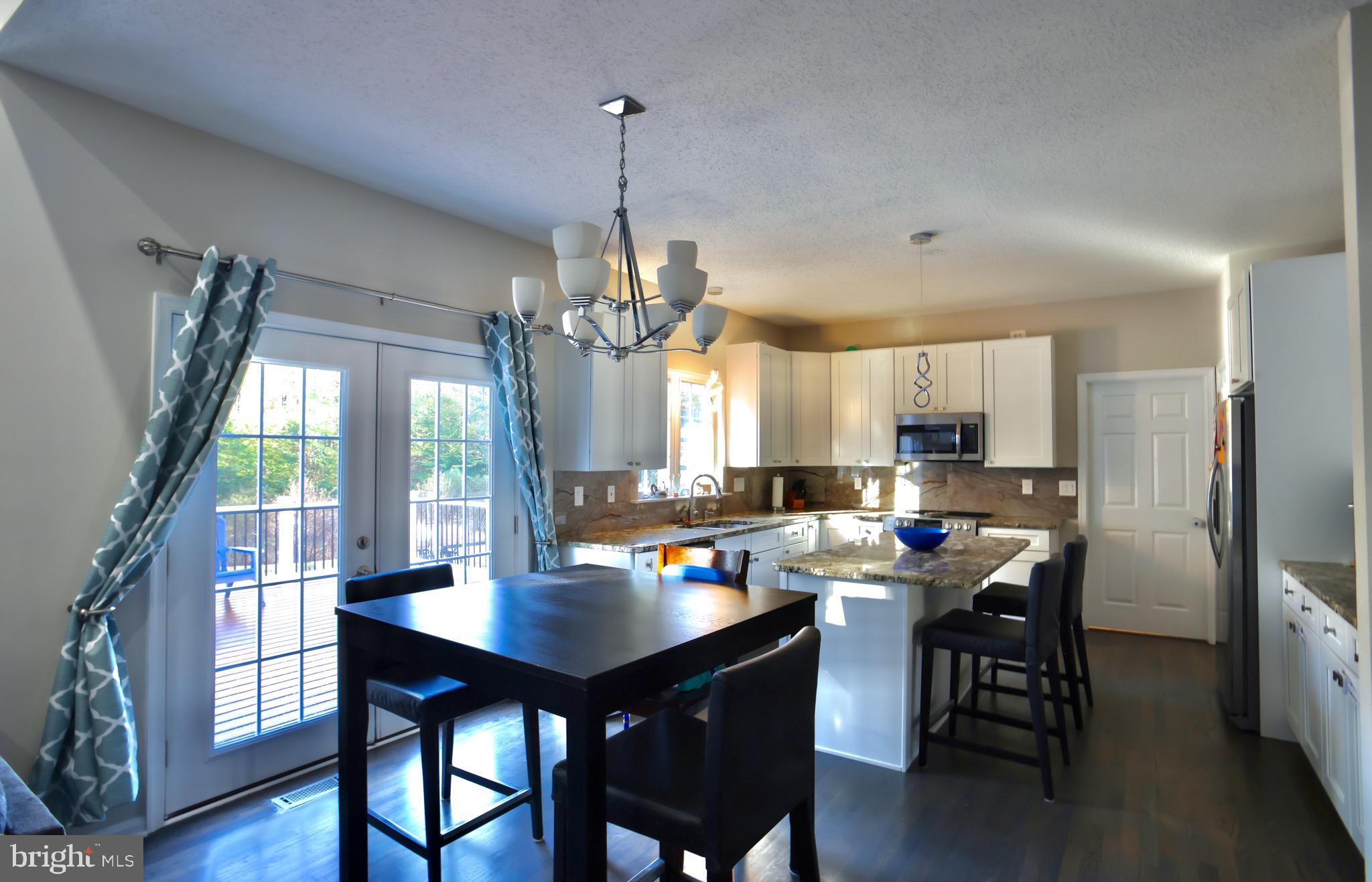 HAWTHORNE WOODS - Residential