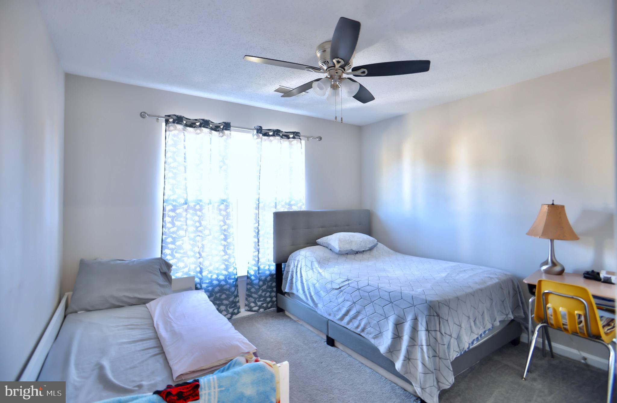 HAWTHORNE WOODS - Residential