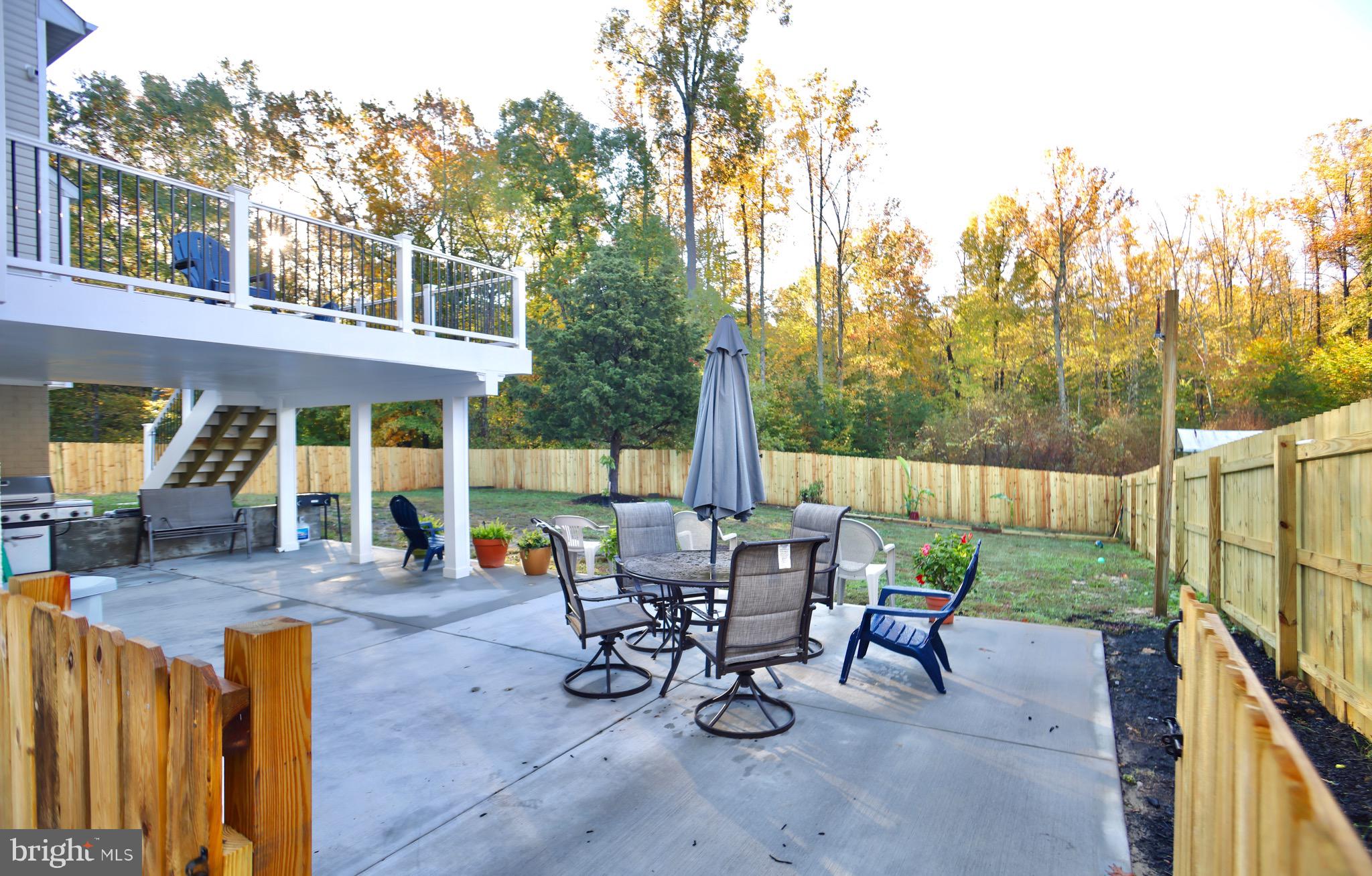 HAWTHORNE WOODS - Residential