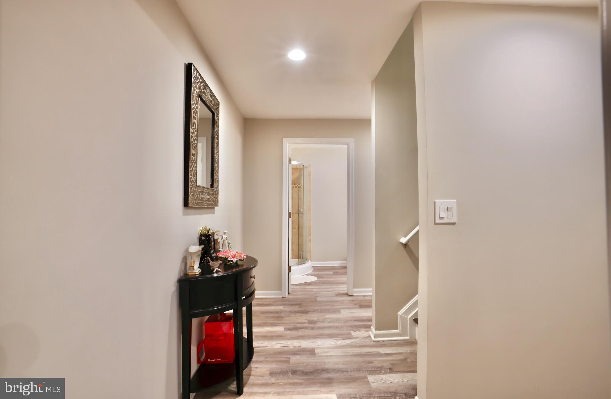 HAWTHORNE WOODS - Residential