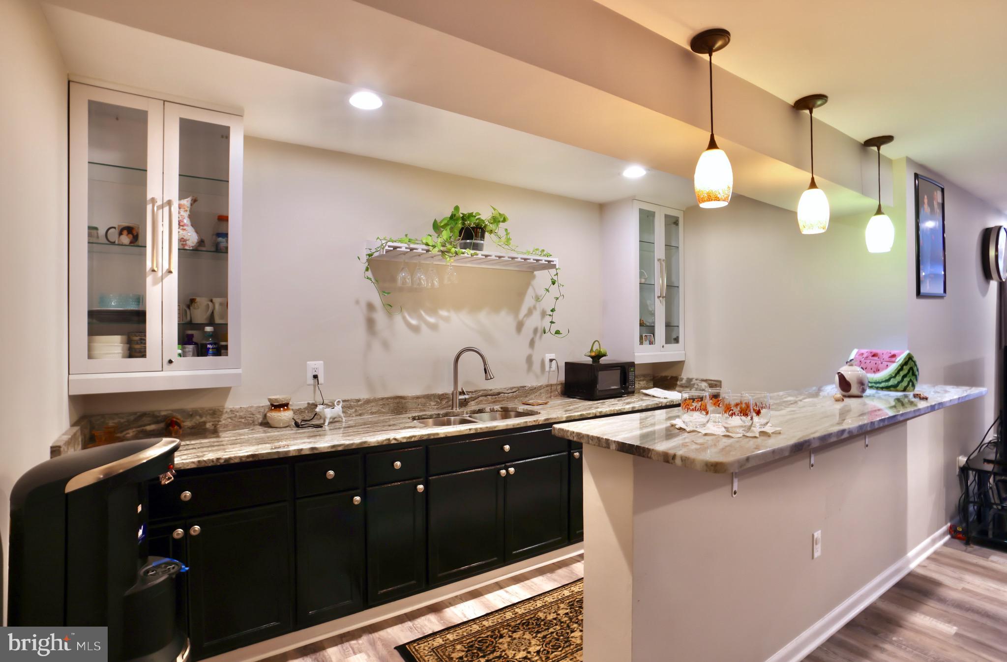 HAWTHORNE WOODS - Residential