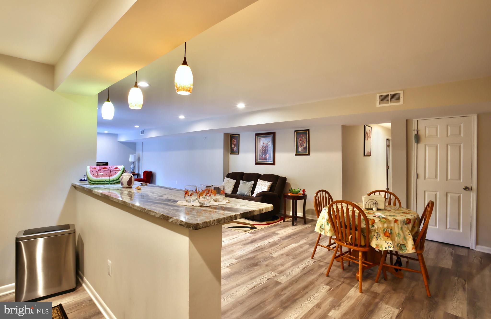 HAWTHORNE WOODS - Residential