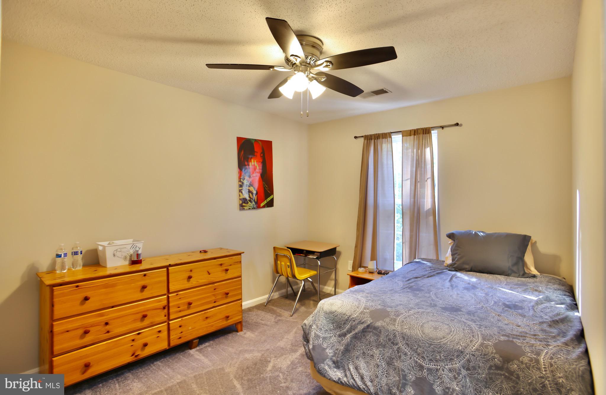 HAWTHORNE WOODS - Residential