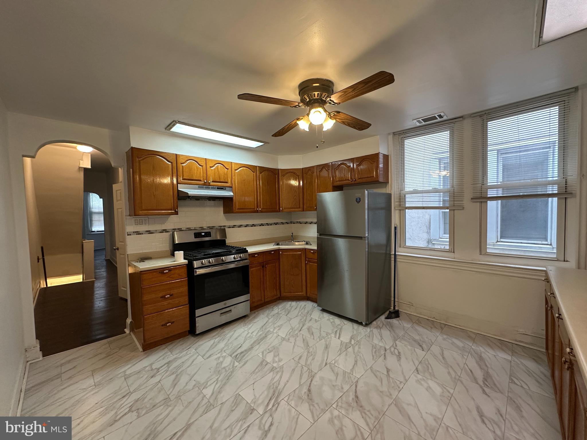 705 S 6TH STREET
