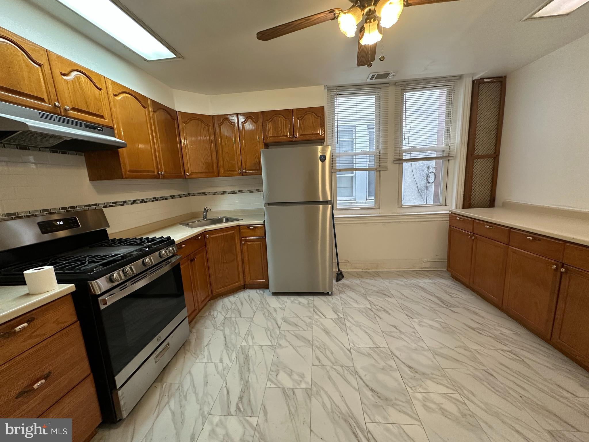 705 S 6TH STREET