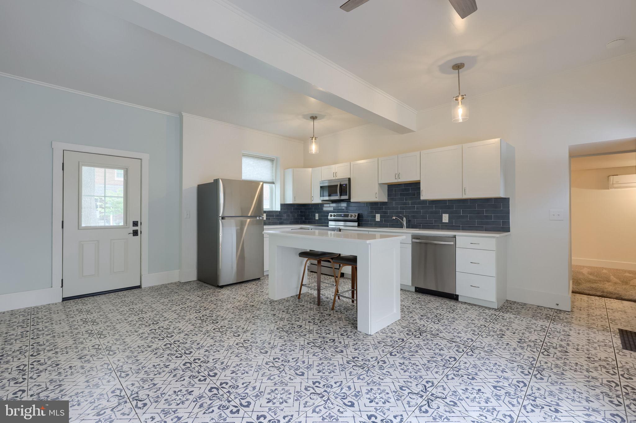 SOUTH WEST LANCASTER - Residential
