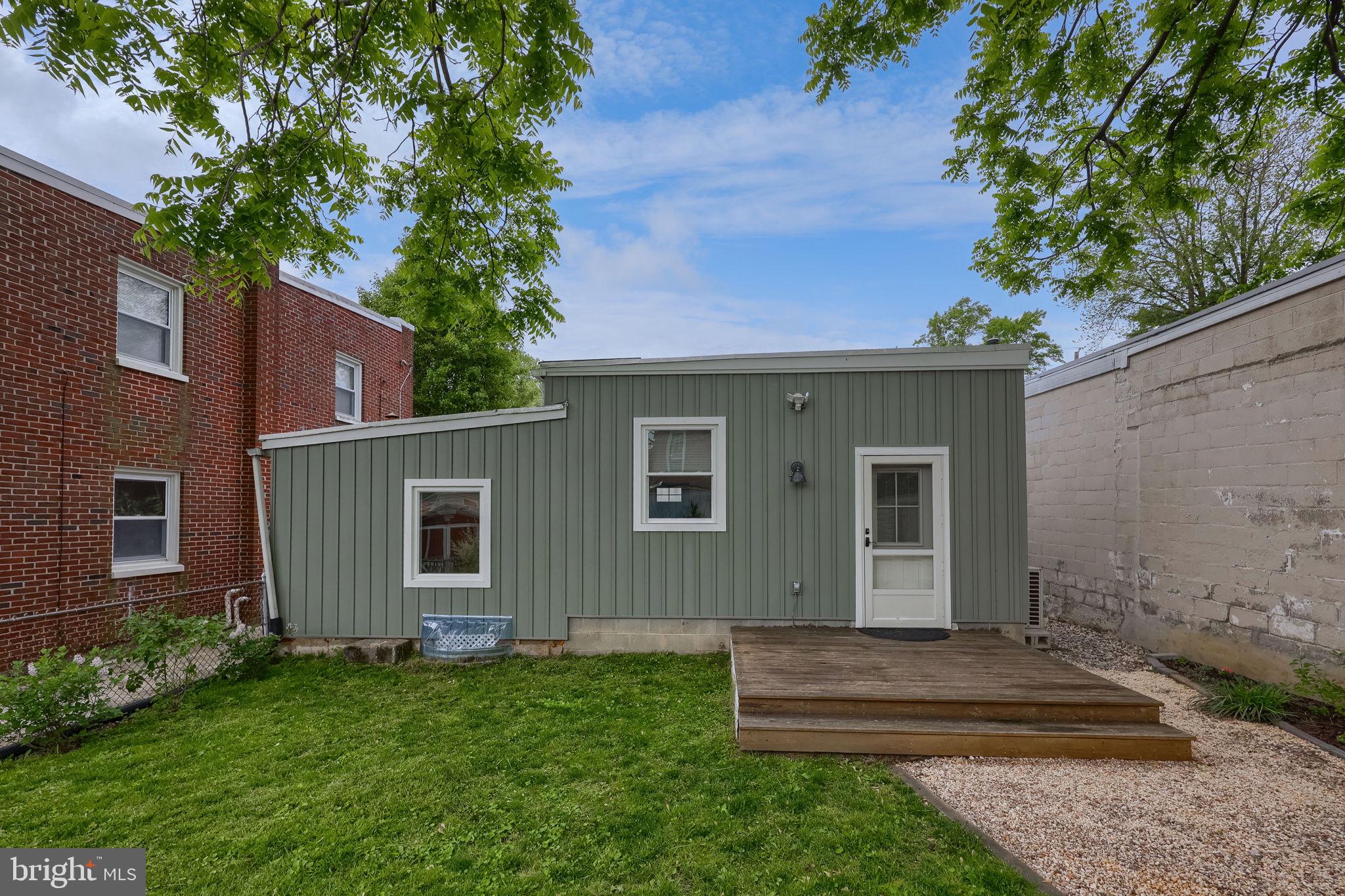 SOUTH WEST LANCASTER - Residential