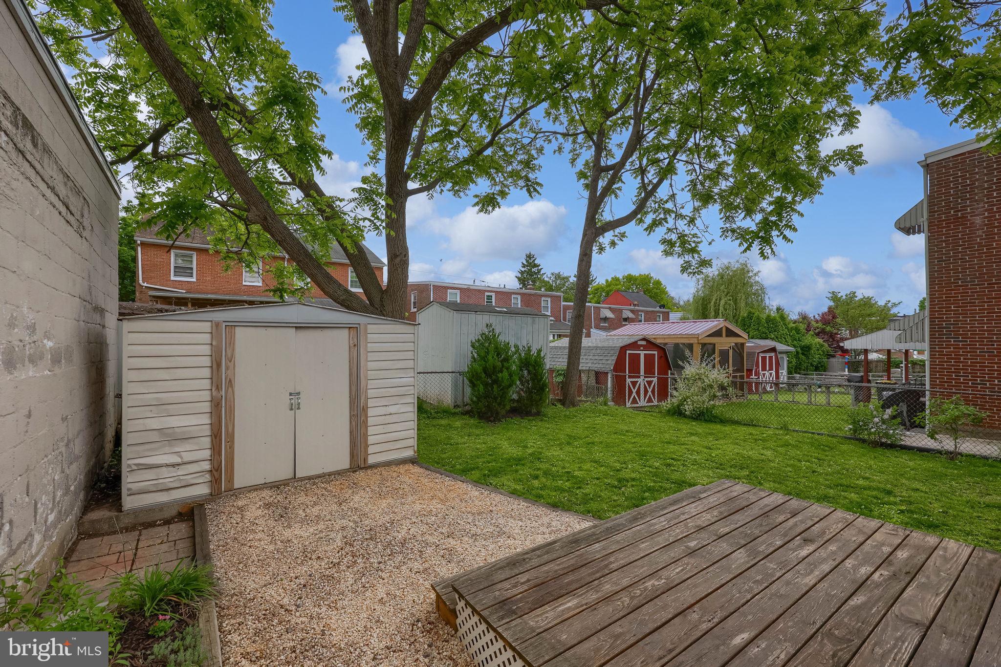 SOUTH WEST LANCASTER - Residential