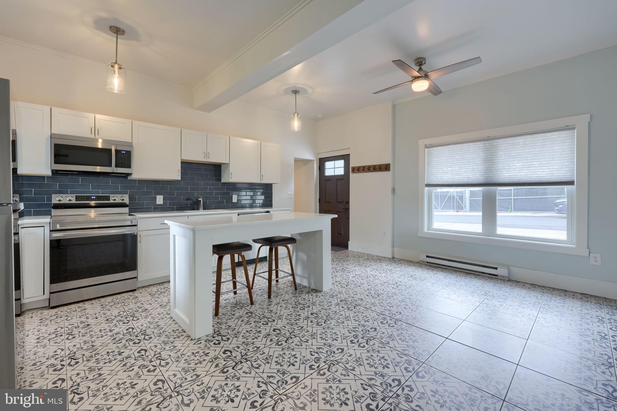 SOUTH WEST LANCASTER - Residential