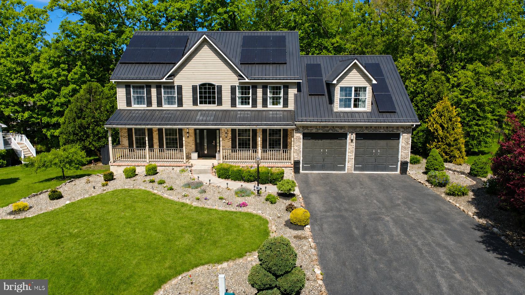 2204 ACORN CIRCLE