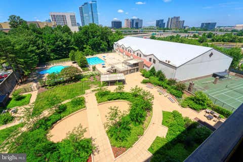 Photo of 1800 Old Meadow Road #1021, MCLEAN, VA 22102 (MLS # VAFX2331244)