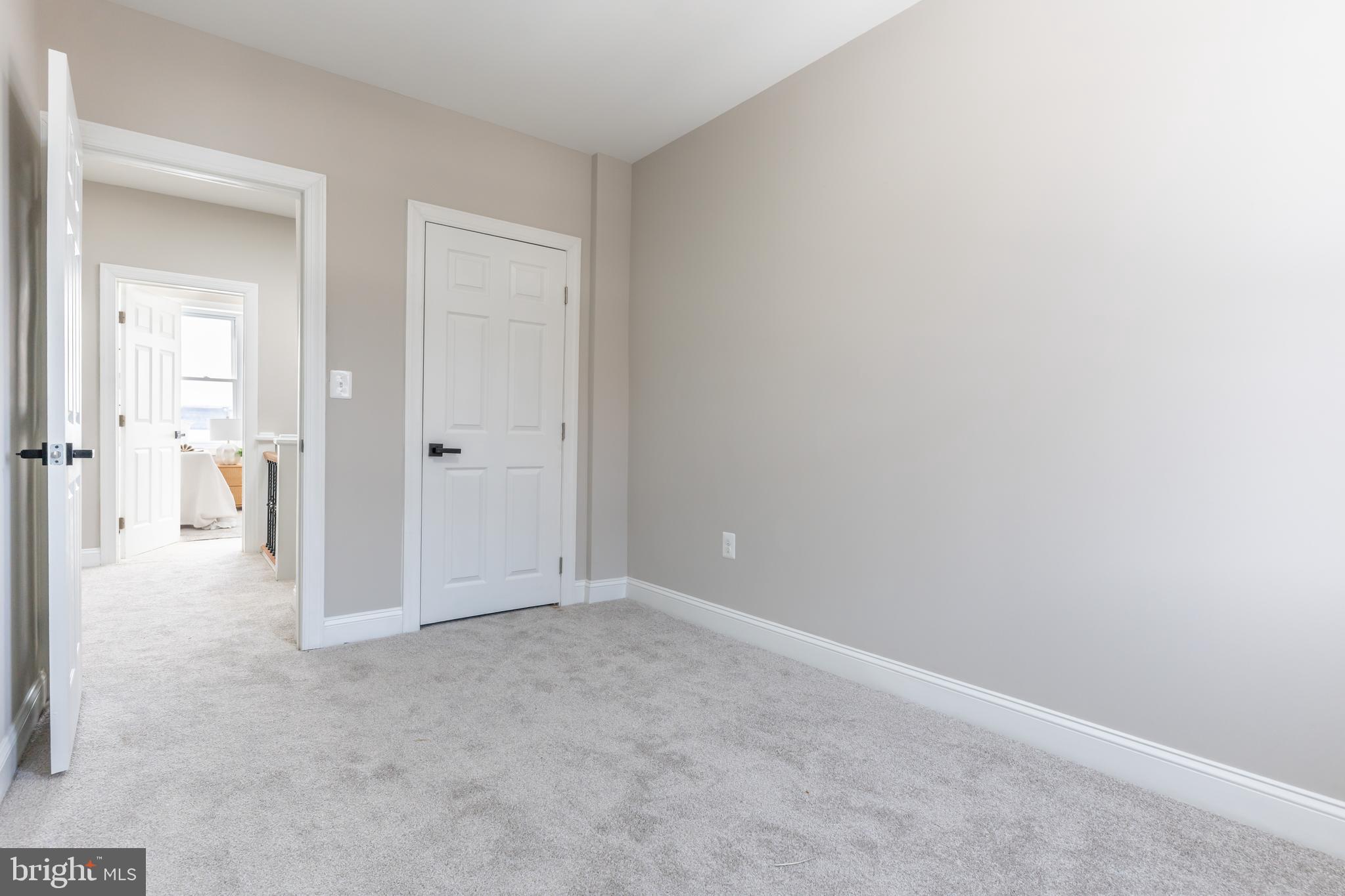 PARK CIRCLE - Residential