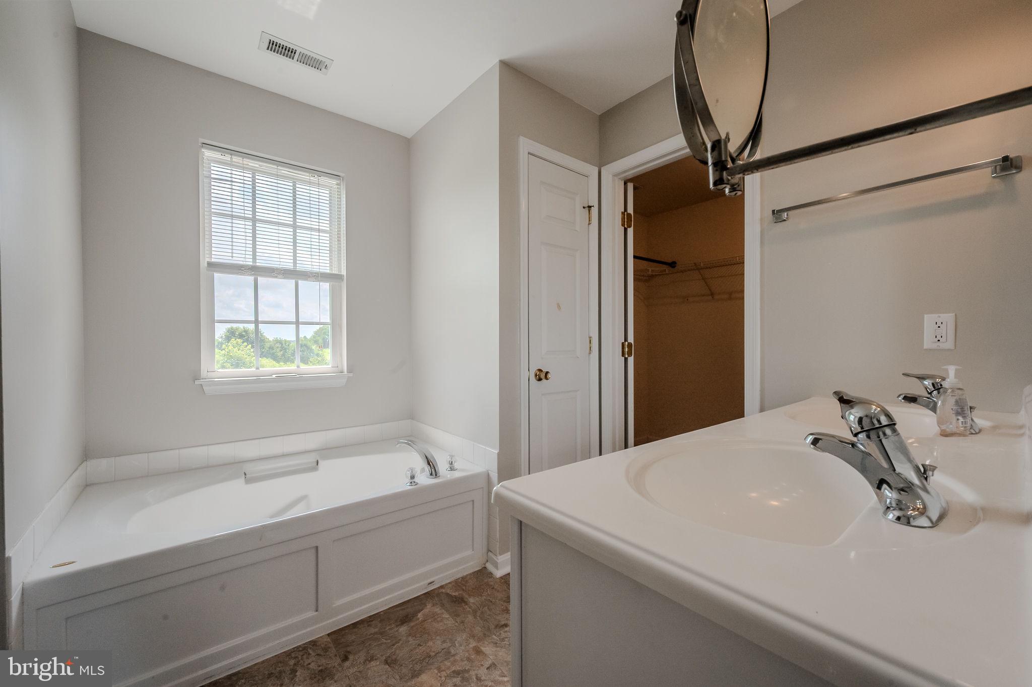 FRISBYS MEADOWS - Residential