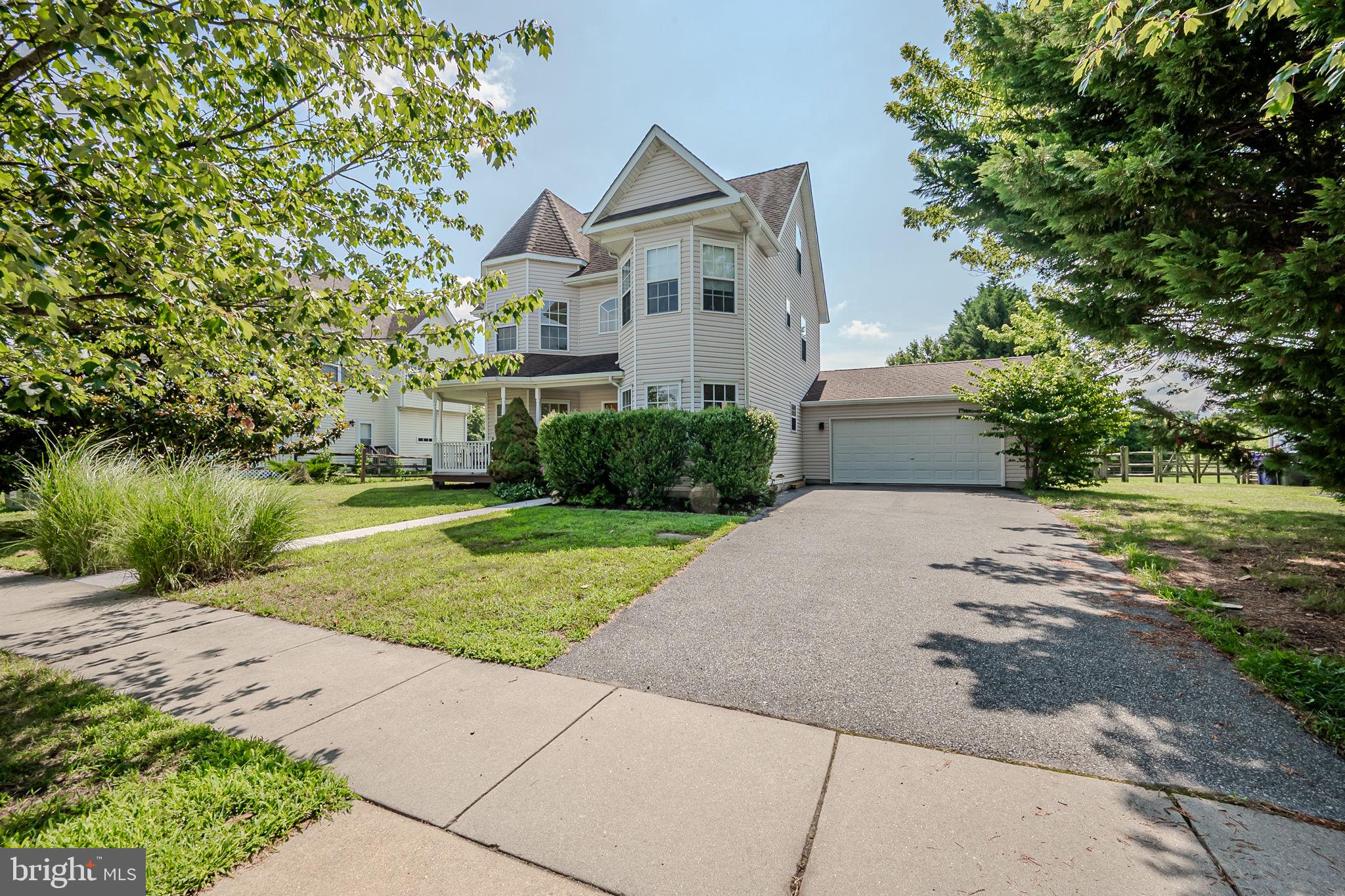 FRISBYS MEADOWS - Residential