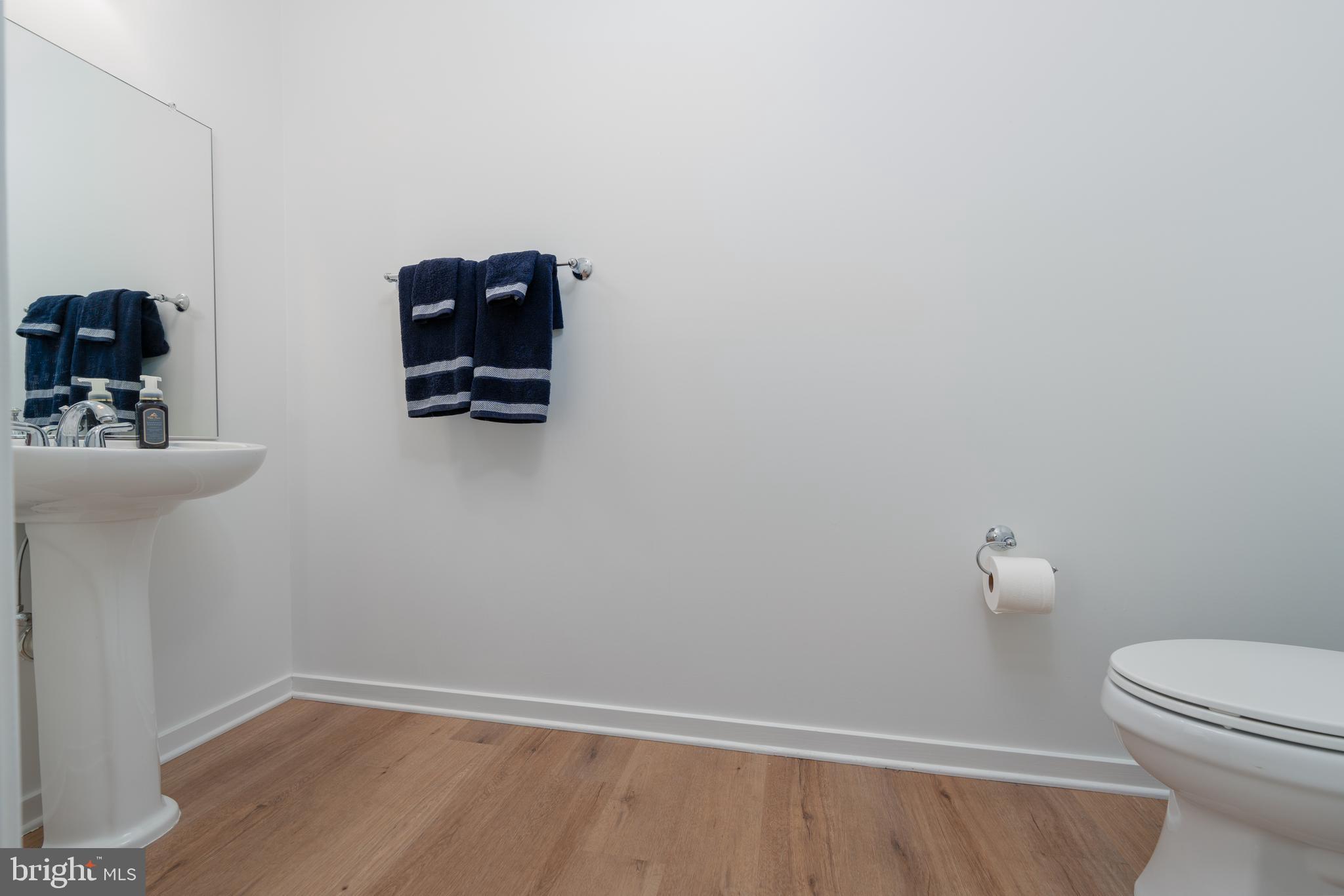 VILLAGE LOFTS - Residential