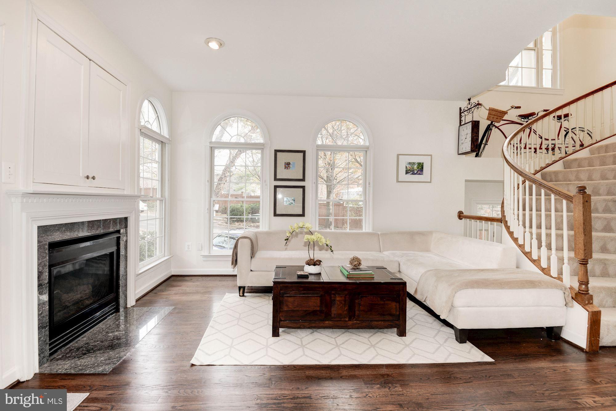 REES ESTATE - Residential