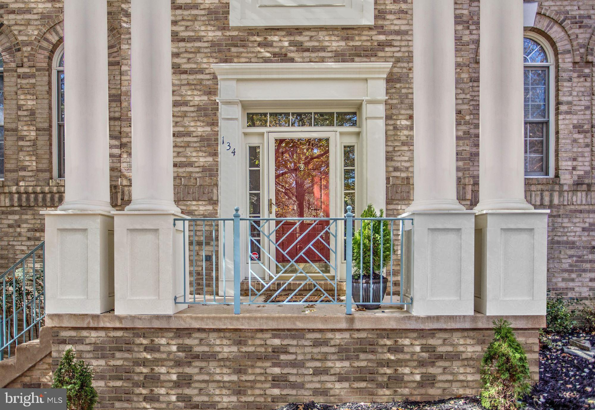 REES ESTATE - Residential