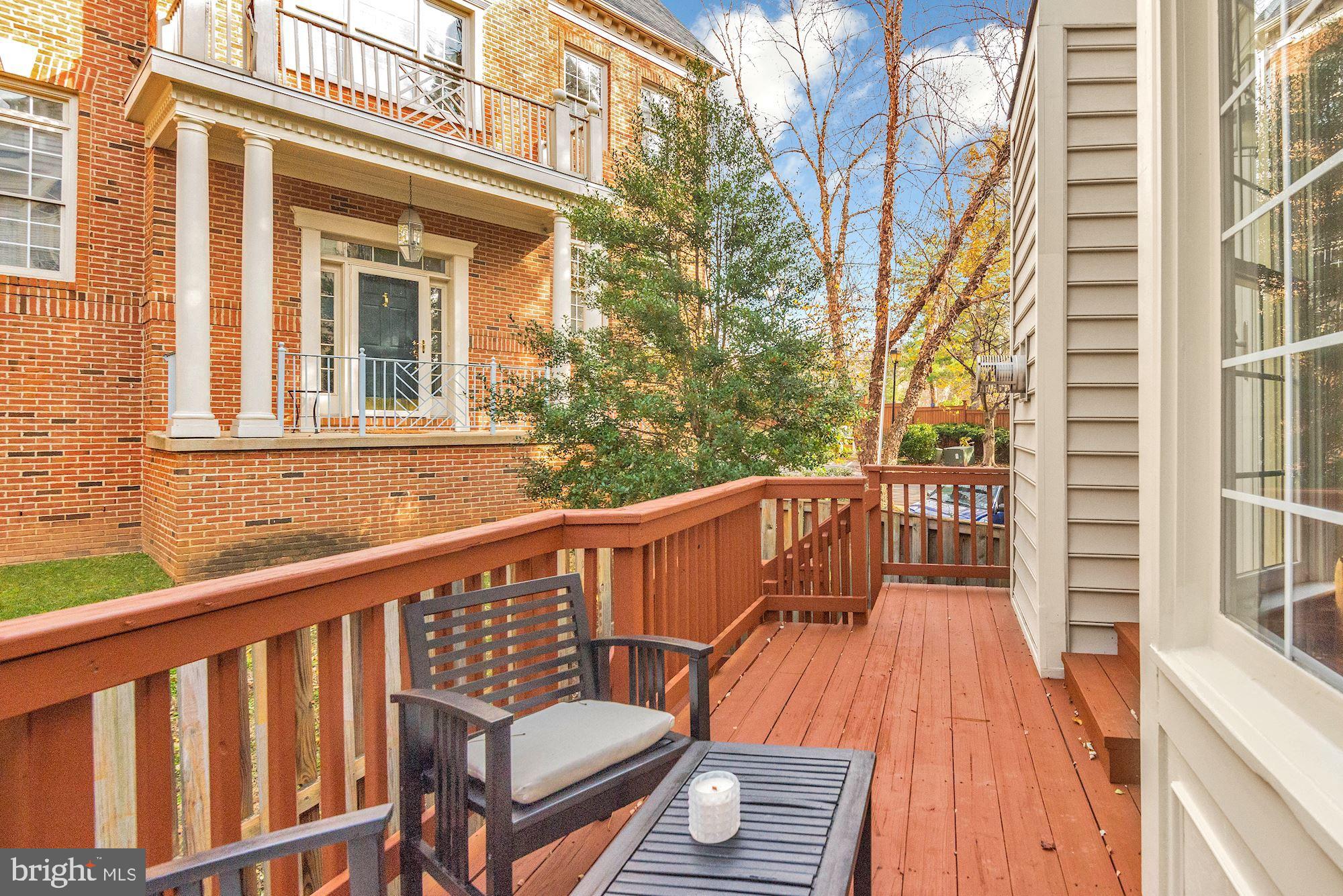 REES ESTATE - Residential