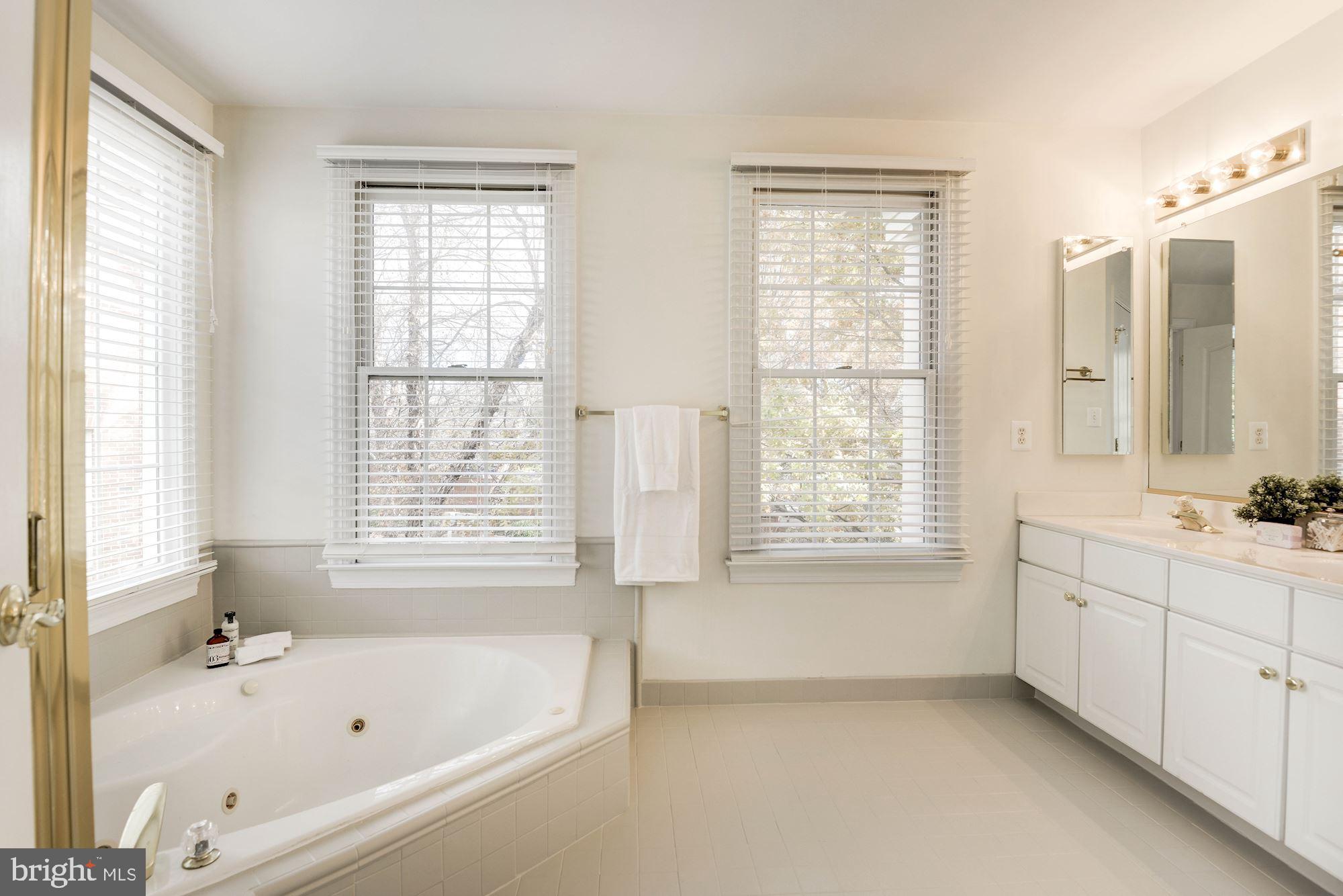 REES ESTATE - Residential