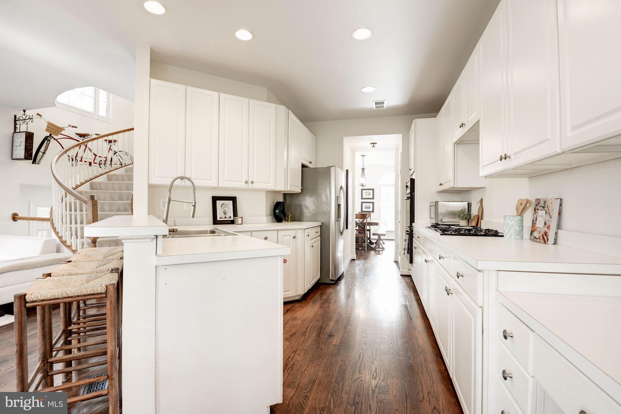 REES ESTATE - Residential