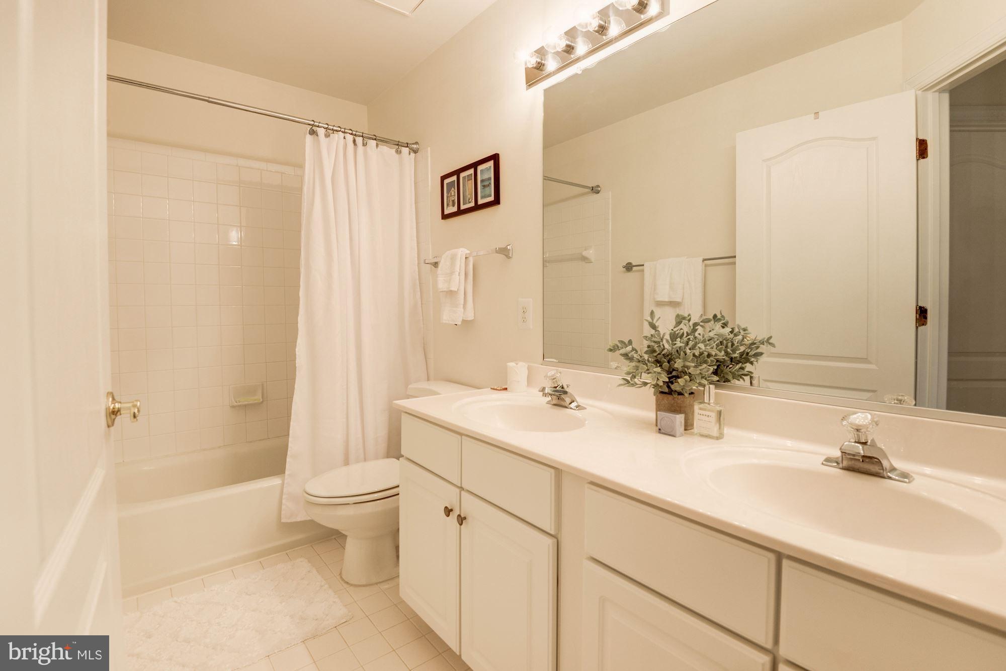 REES ESTATE - Residential