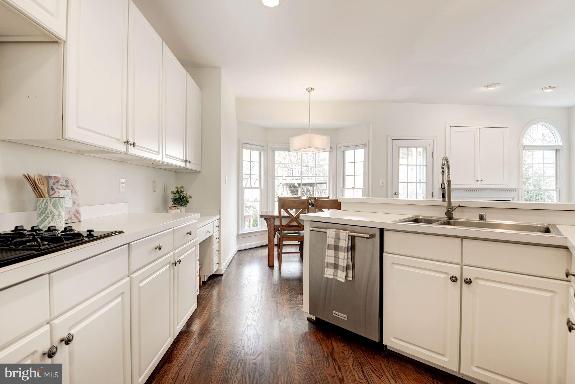 REES ESTATE - Residential