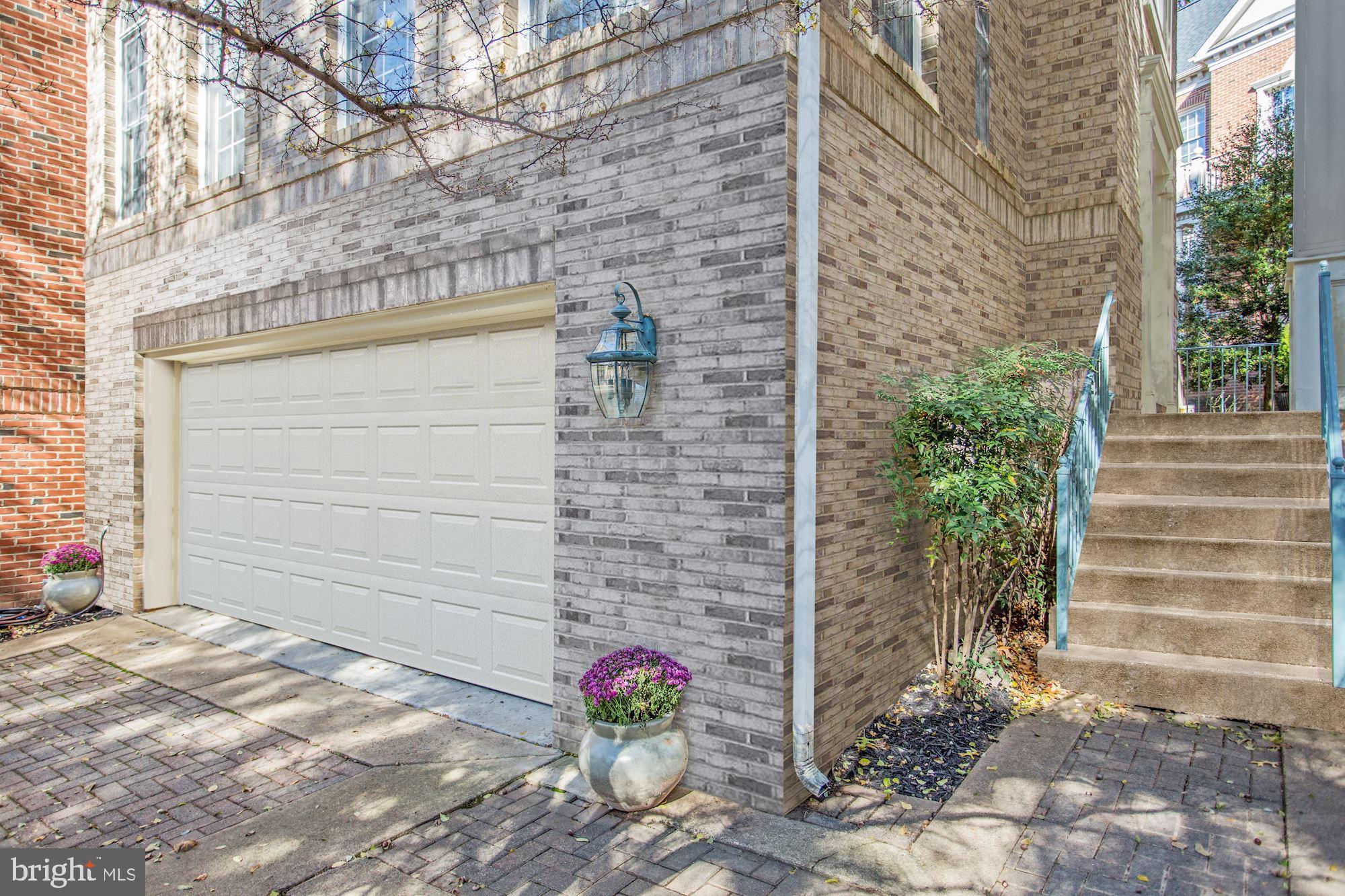 REES ESTATE - Residential