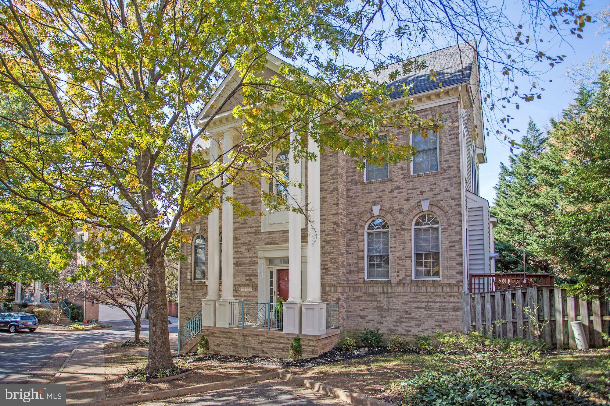 REES ESTATE - Residential