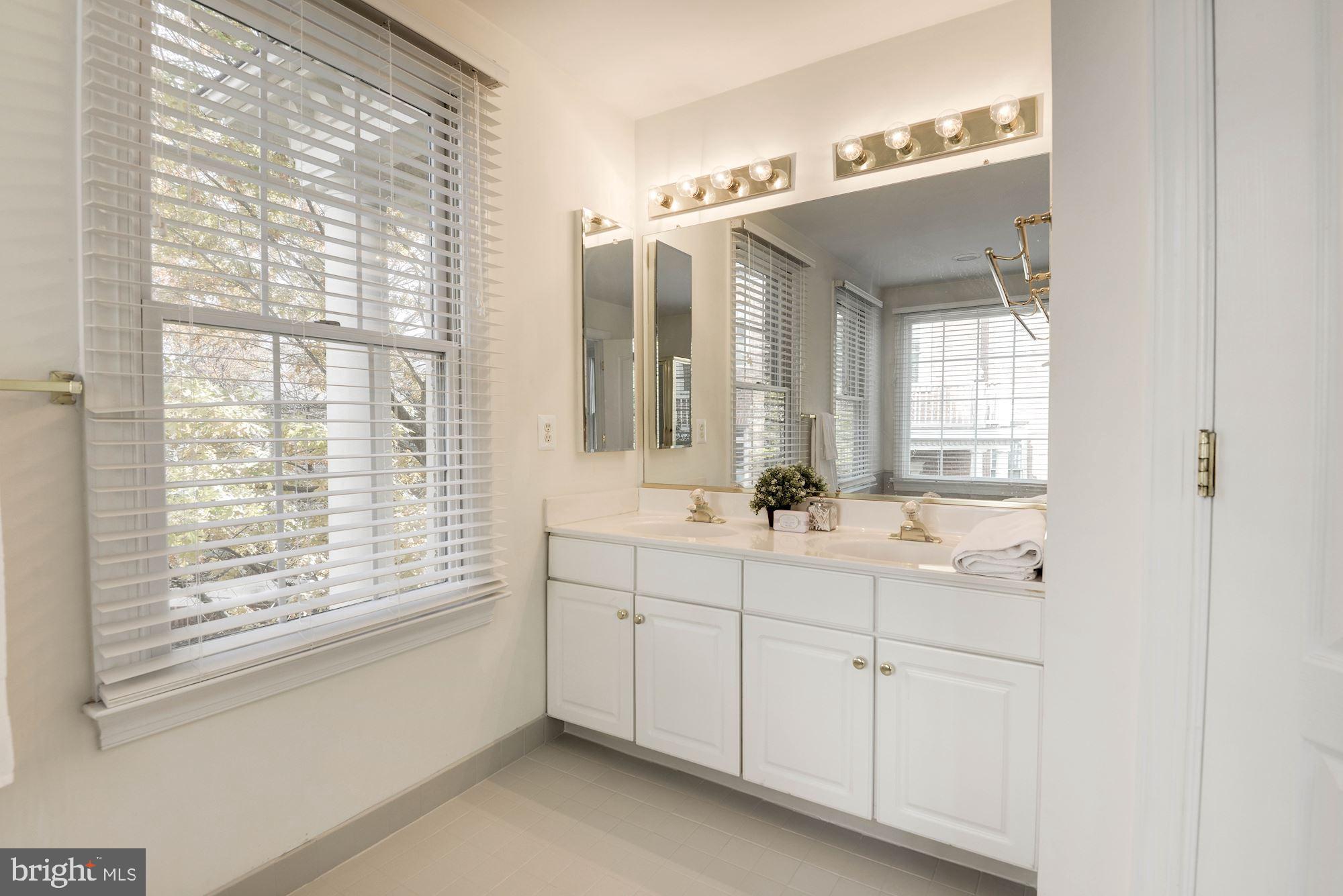 REES ESTATE - Residential