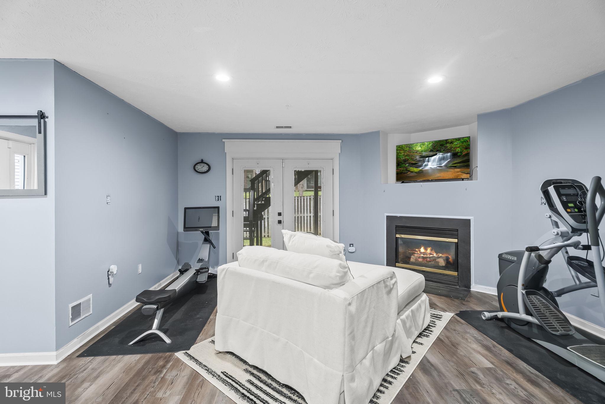 2715 THORNBROOK COURT