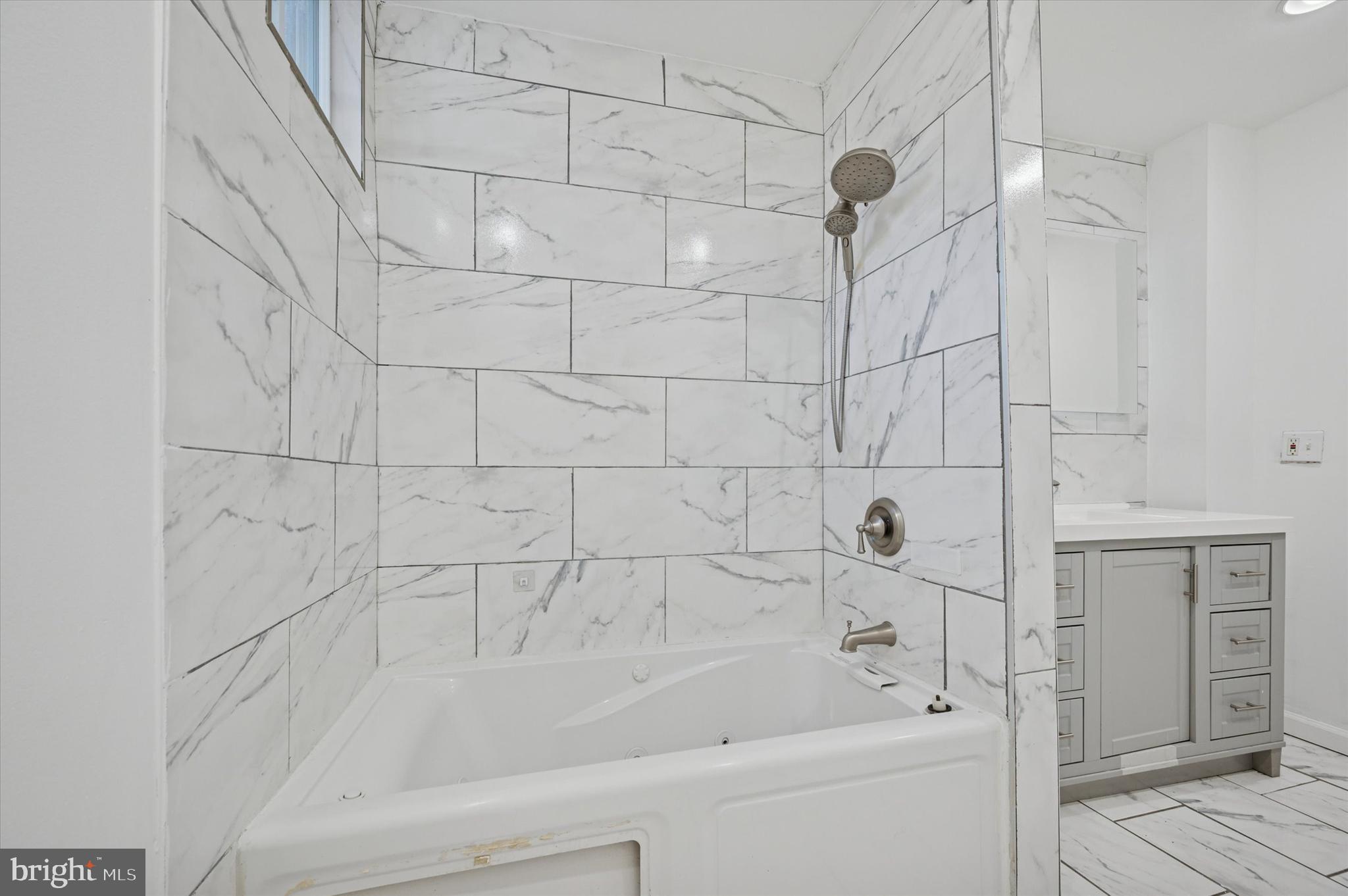 PHILADELPHIA (NORTHWEST) - Residential